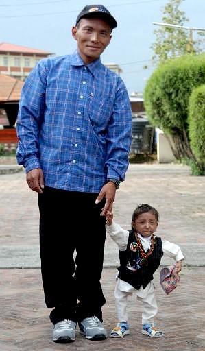 shortest man on earth. world#39;s smallest man when